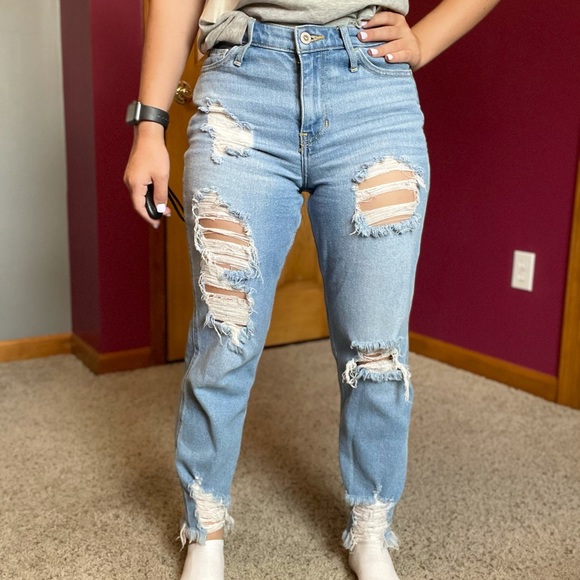 Hollister High Rise Slim Straight Distressed Jeans - Picture 4 of 13